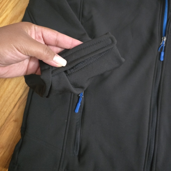 Snozu Men's Performance Jacket in Black with Blue Trim - Picture 4 of 12